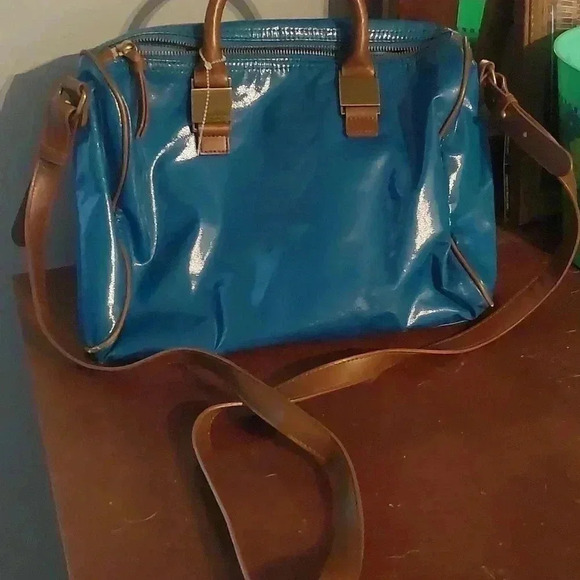 NWOT Simply Vera by Vera Wang Blue purse - Picture 5 of 9